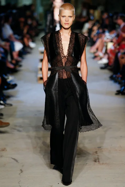 Look 66